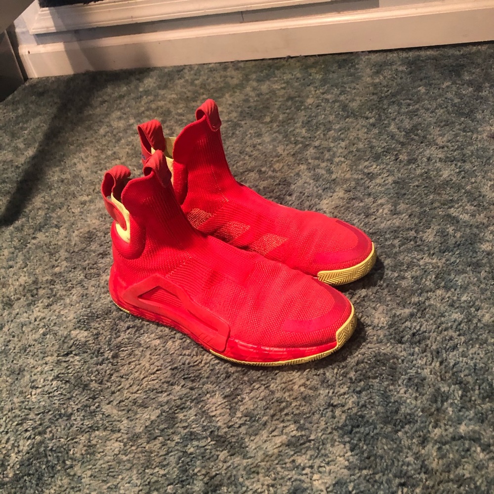 Adidas N3XT L3V3L basketball shoe